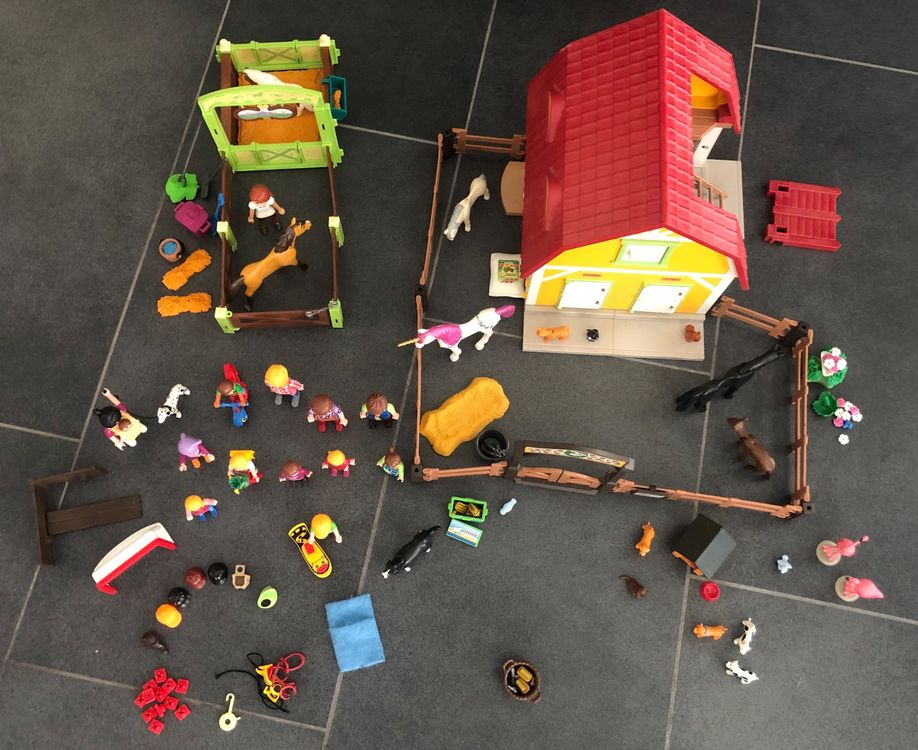 playmobil western. Petit Ranch +4 playmobil +6 bêtes
