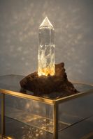 Ultraklare Bergkristallspitze mit Wurzel & LED-Licht – Premi