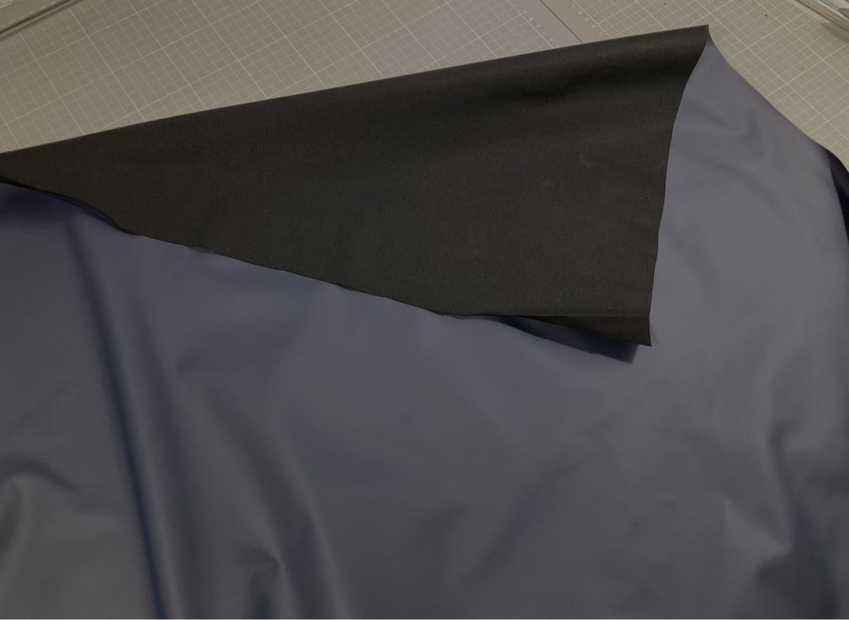 Tissus: Regenjackenstoff – Neuf avec emballage d'origine à Kallnach par schlumpfi