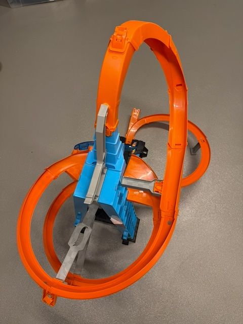 Hot Wheels Giocattoli: Hotwheels Sky Crash Tower mit 6 Autos – Usato da Zürich venduto da urs_myf7 1