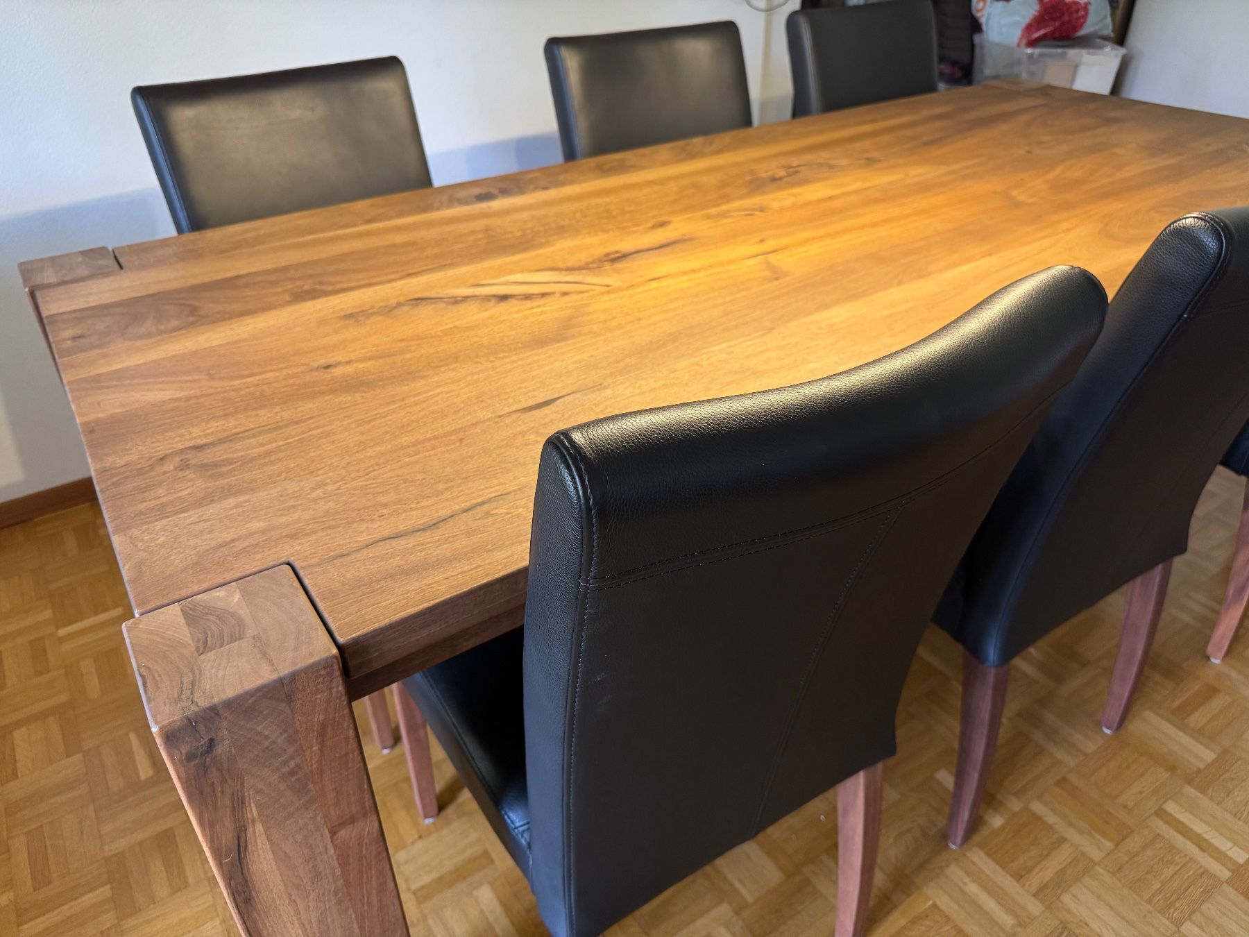 Set di tavolo e panche: Hochwertiges Tischset aus massivem Nussbaumholz – Usato da Künten venduto da andi_5454 2