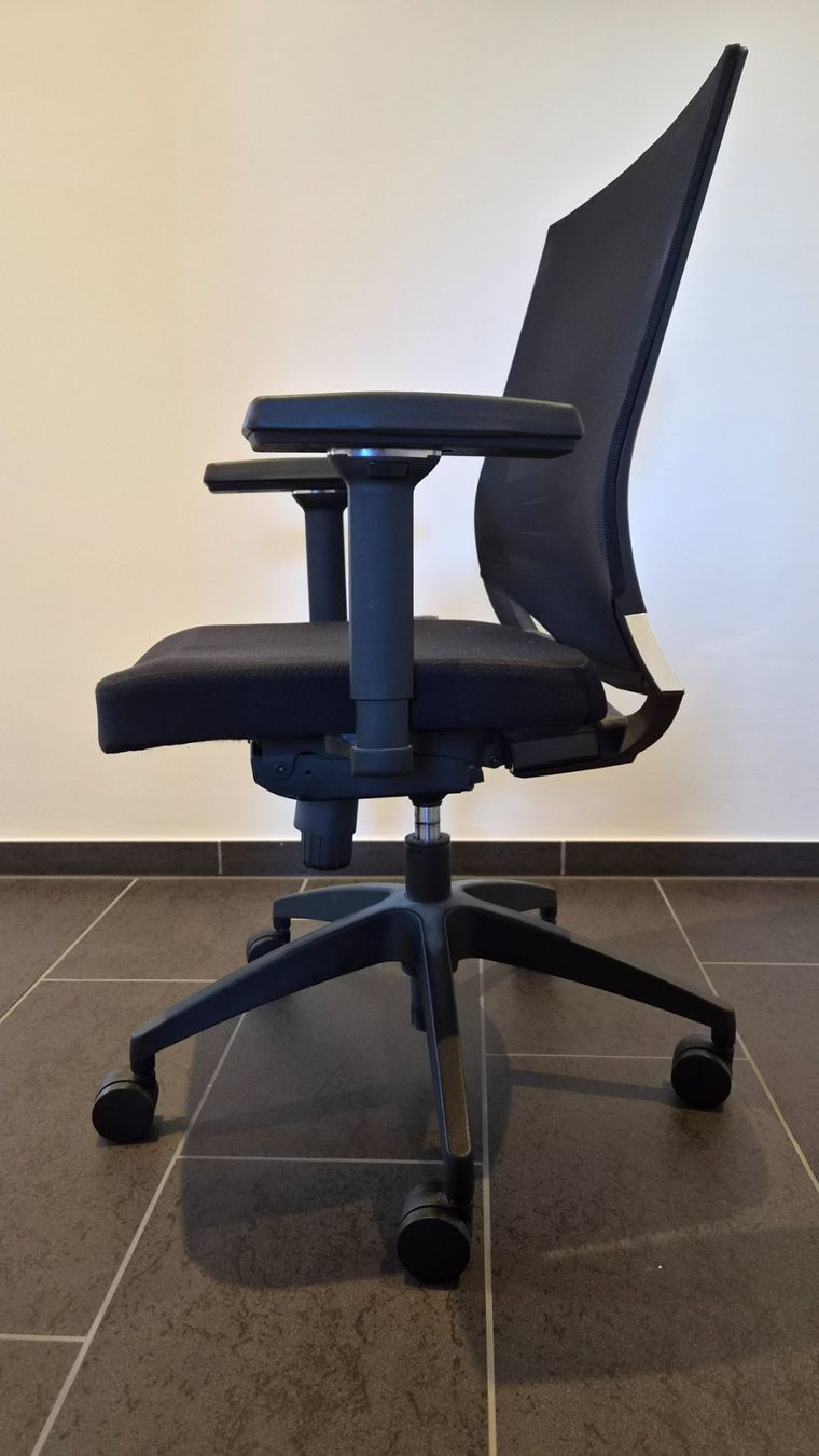 Stühle: Ergonomischer Bürodrehstuhl – Gebraucht aus Rafz von iw44 2