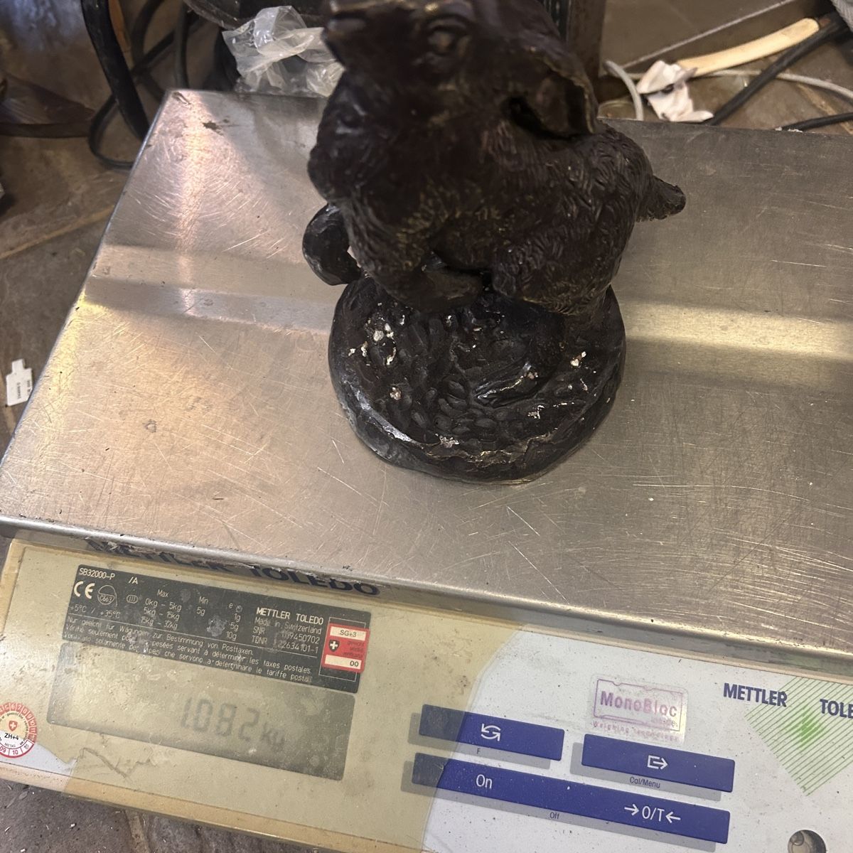 Sculture & Statue: Hasen-Figur, Osterdeko bronze oder Metall  – Usato da Laufen venduto da belleskulptur 3