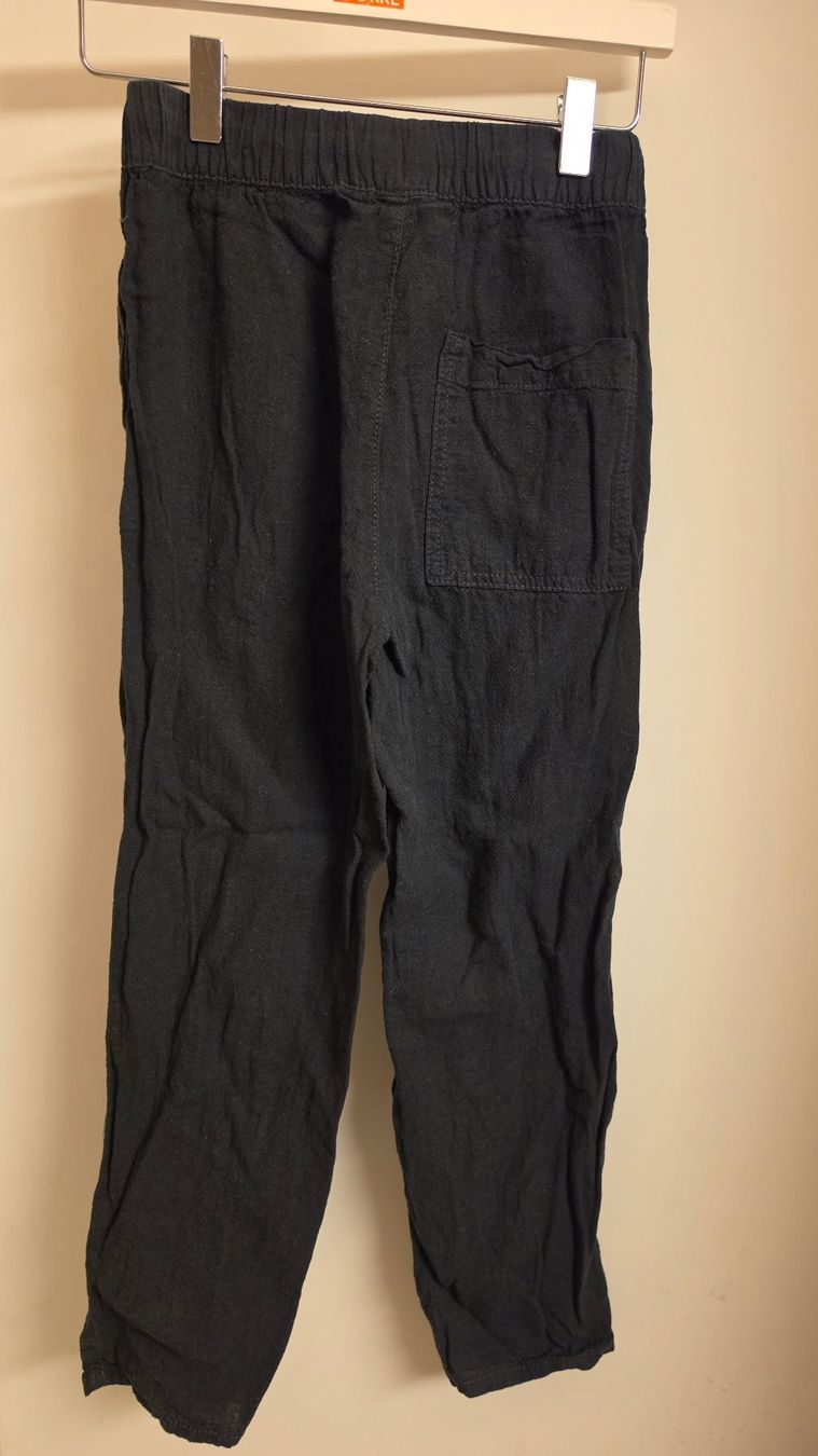 H&M Pantaloni: schwarze Leinenhose Gr. 134 – Nuovo (secondo la descrizione) da Zürich venduto da Pemberleys 1