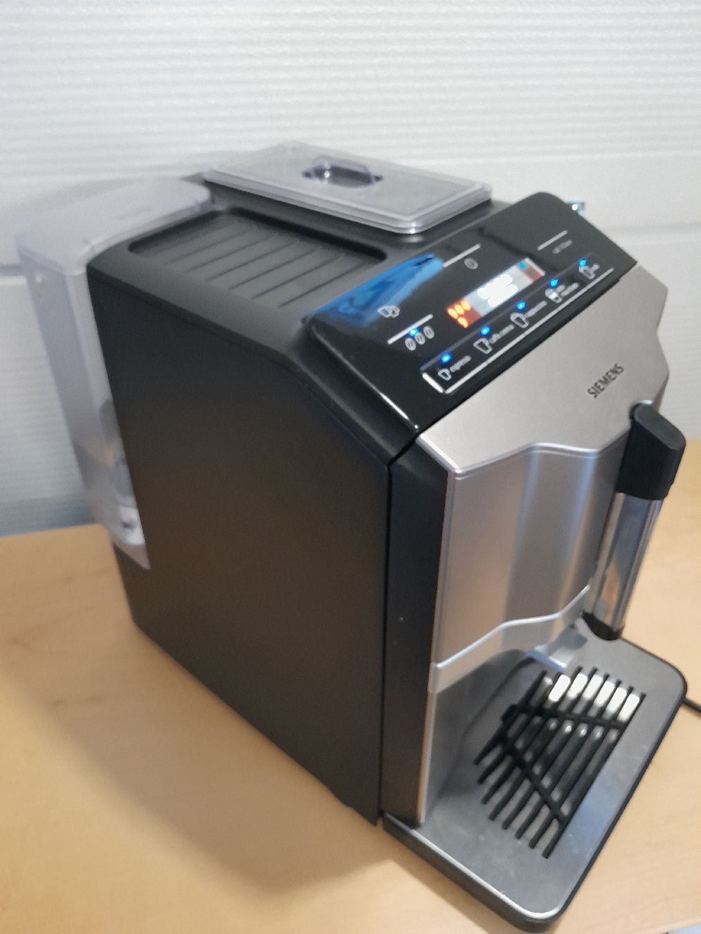 Siemens Kaffeemaschinen & Espressomaschinen: Siemens EQ300 Kaffeemaschine  – Gebraucht aus Benken SG von Paul072 1