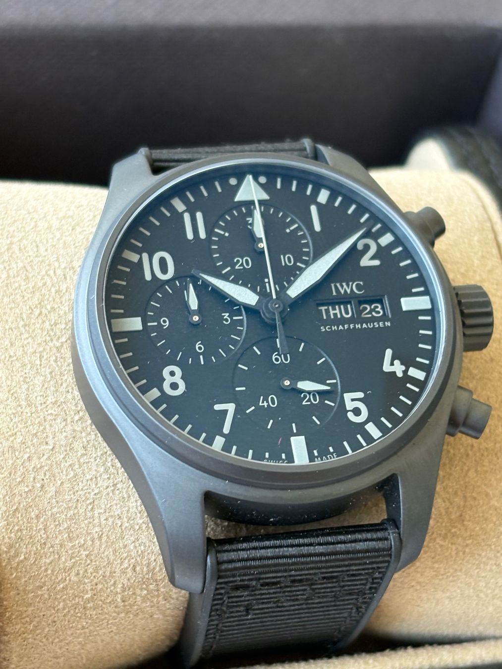 IWC Uhren: IWC Pilot Chronograph 41 Top Gun Ceratanium – Gebraucht aus Birsfelden von Mynos 5