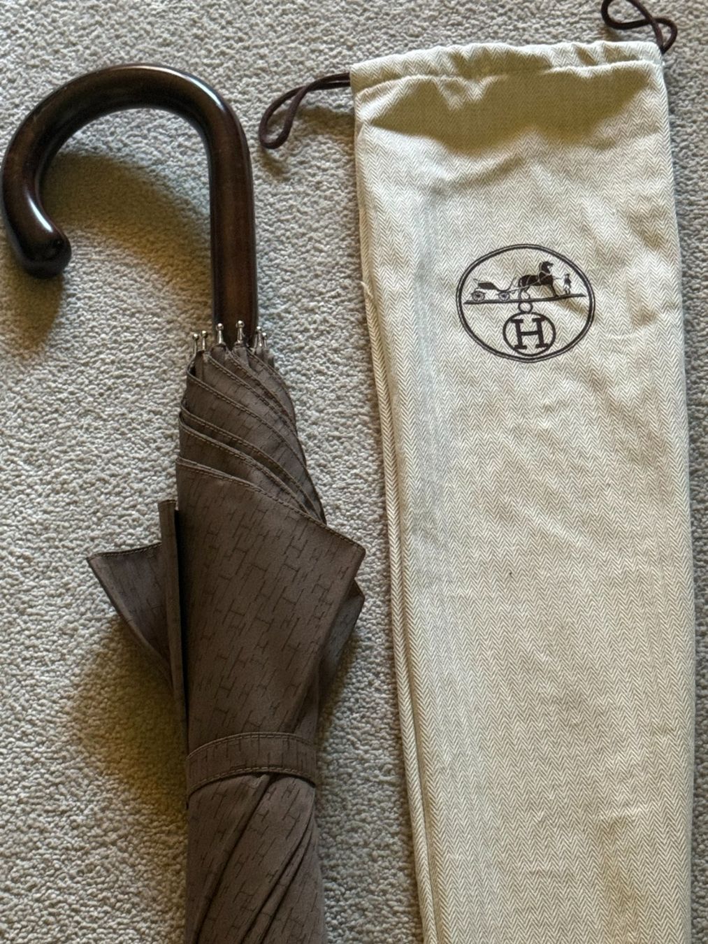 Armbänder & -reifen: HERMÈS Handmade Umbrella  New – Gebraucht aus Grund b. Gstaad von ReLuxe 1