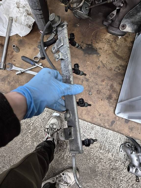 Tutti pezzi di ricambio auto: Einspritzleiste mit Einspritzventilen Evo 10 – Usato da Döttingen venduto da alfisti124