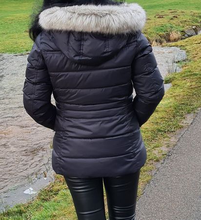 Tommy Hilfiger Damen Winterjacke Gr. S schwarz