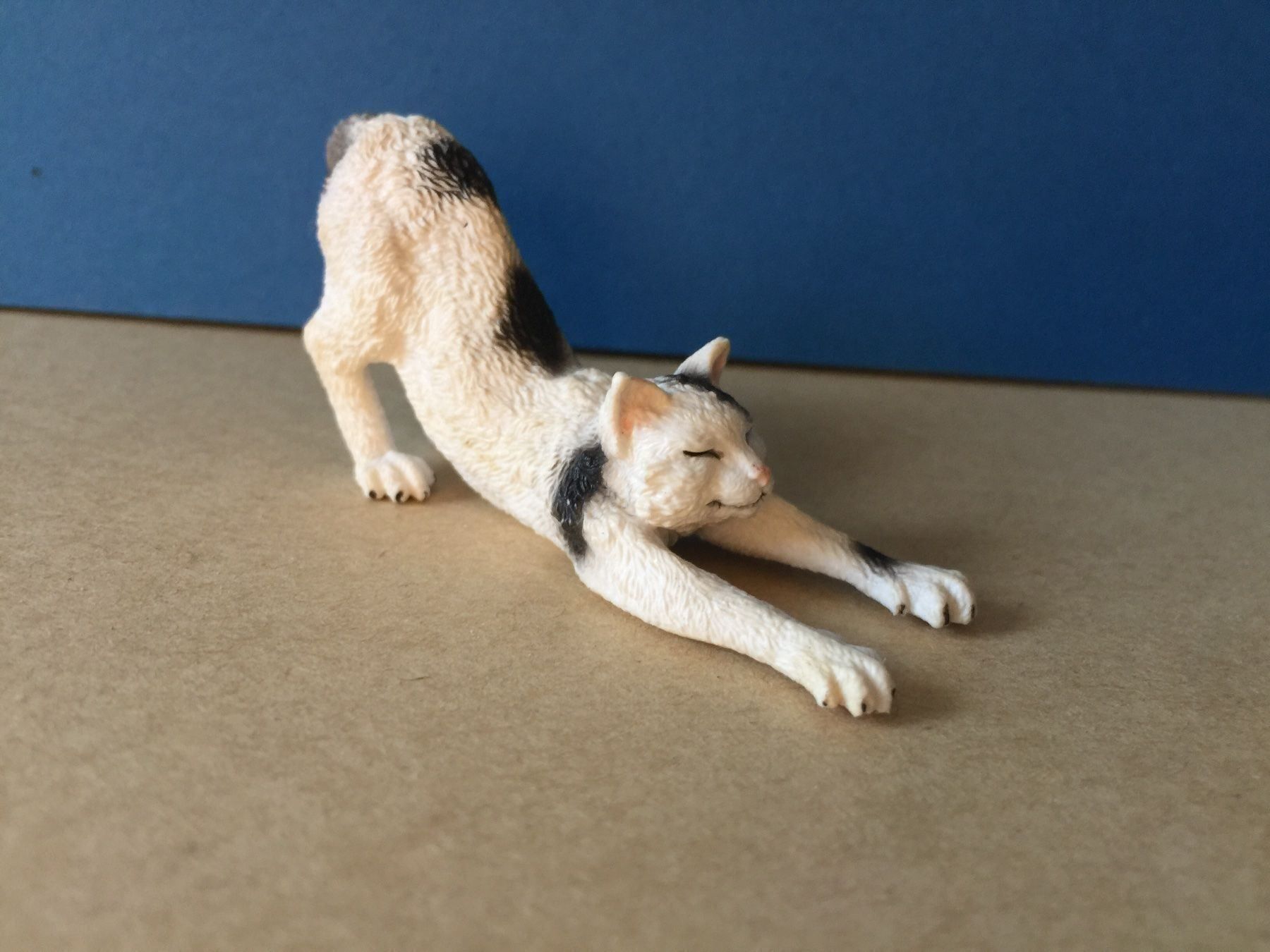 Schleich Figuren: Schleich Kater Katze streckend 13677 – Gebraucht aus Ennetbaden von mapa05