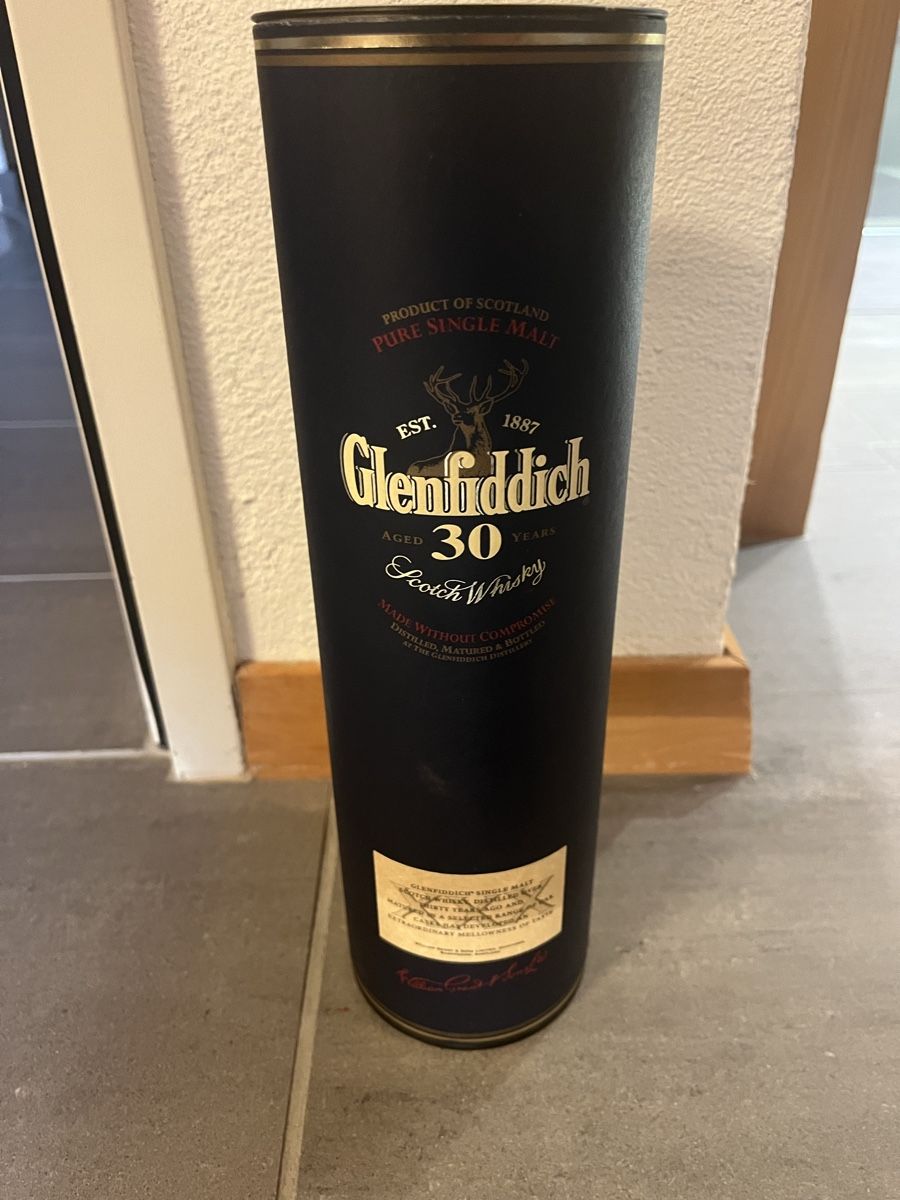 Glenfiddich Bevande alcoliche: Glenfiddich 30Years Single malt Whisky – Nuovo e nell'imballaggio originale da Neerach venduto da fuz_8d7l