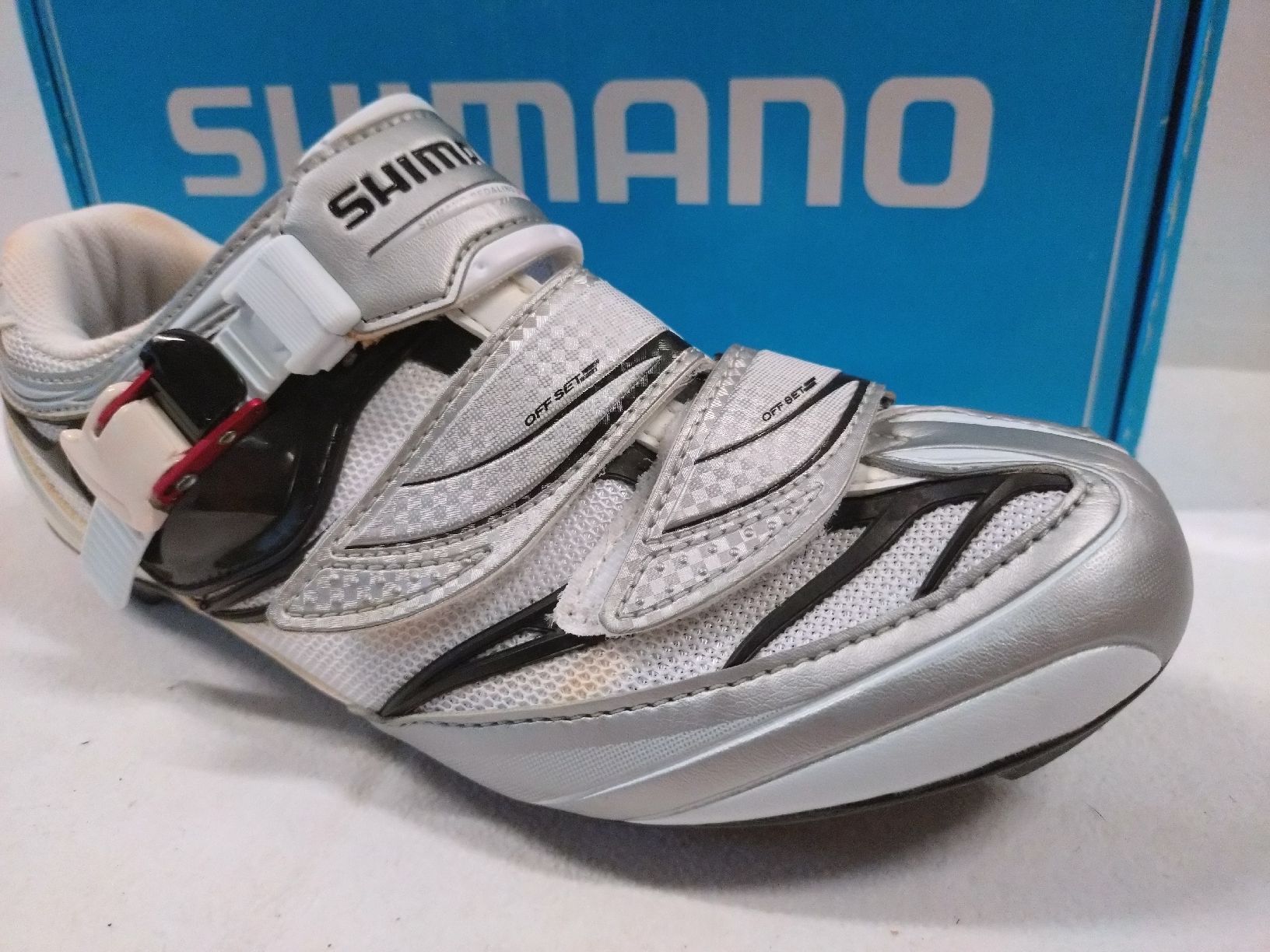 Shimano Herrenschuhe: Chaussures de cyclisme Shimano R133, taille 40 NOS – Neu (gemäss Beschreibung) aus Farvagny-le-Grand von LaCaverne 1