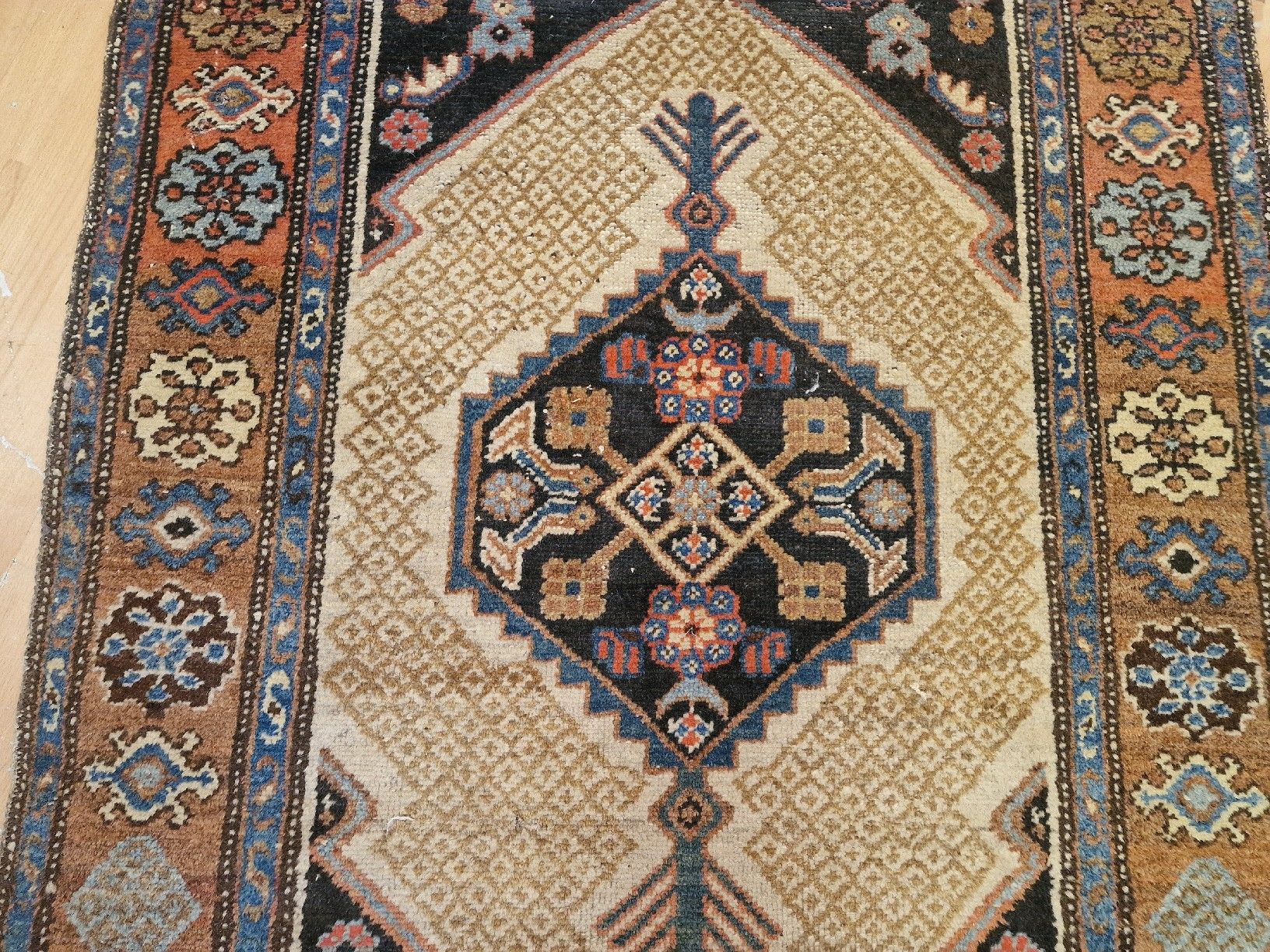 Teppiche: Orientteppich handgeknüpft bunt mit Muster – Gebraucht aus BERN von Intarsia 2