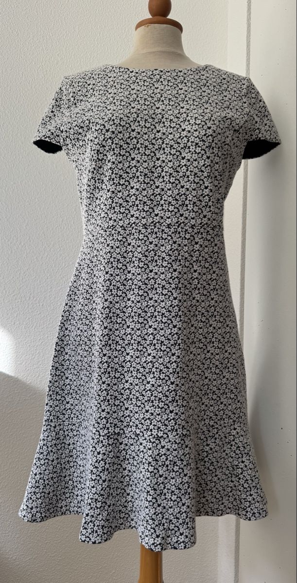 Michael Kors Kleider: Robe Michael Kors imprimé fleurs taille M – Gebraucht aus Morges von sandy069