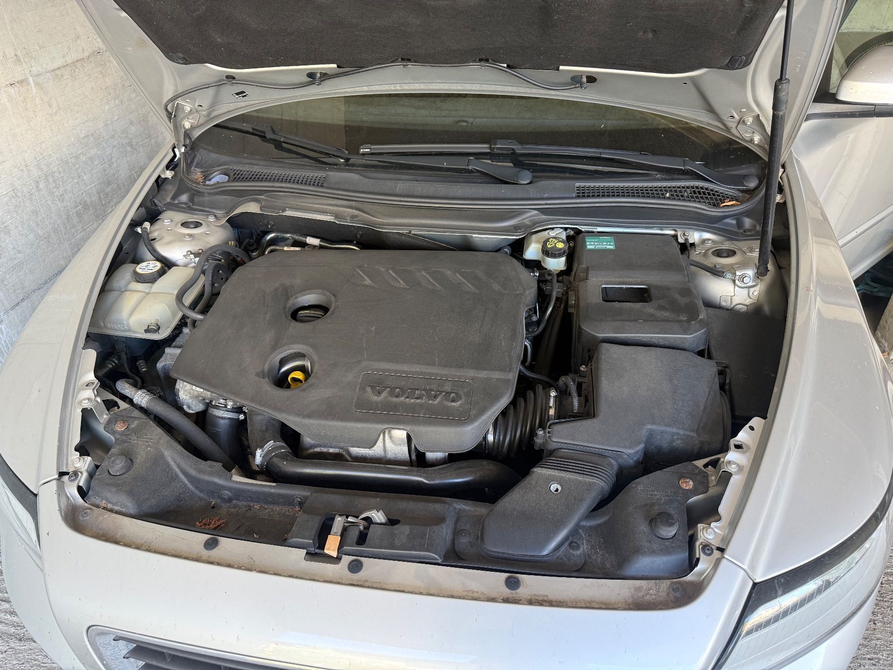 Volvo Automobili: Volvo V50 Drive Break gris métal 2011 – Usato da Chexbres venduto da rochecolombe 8
