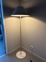 Moderne Stehlampe mit grossem Schirm  175 cm