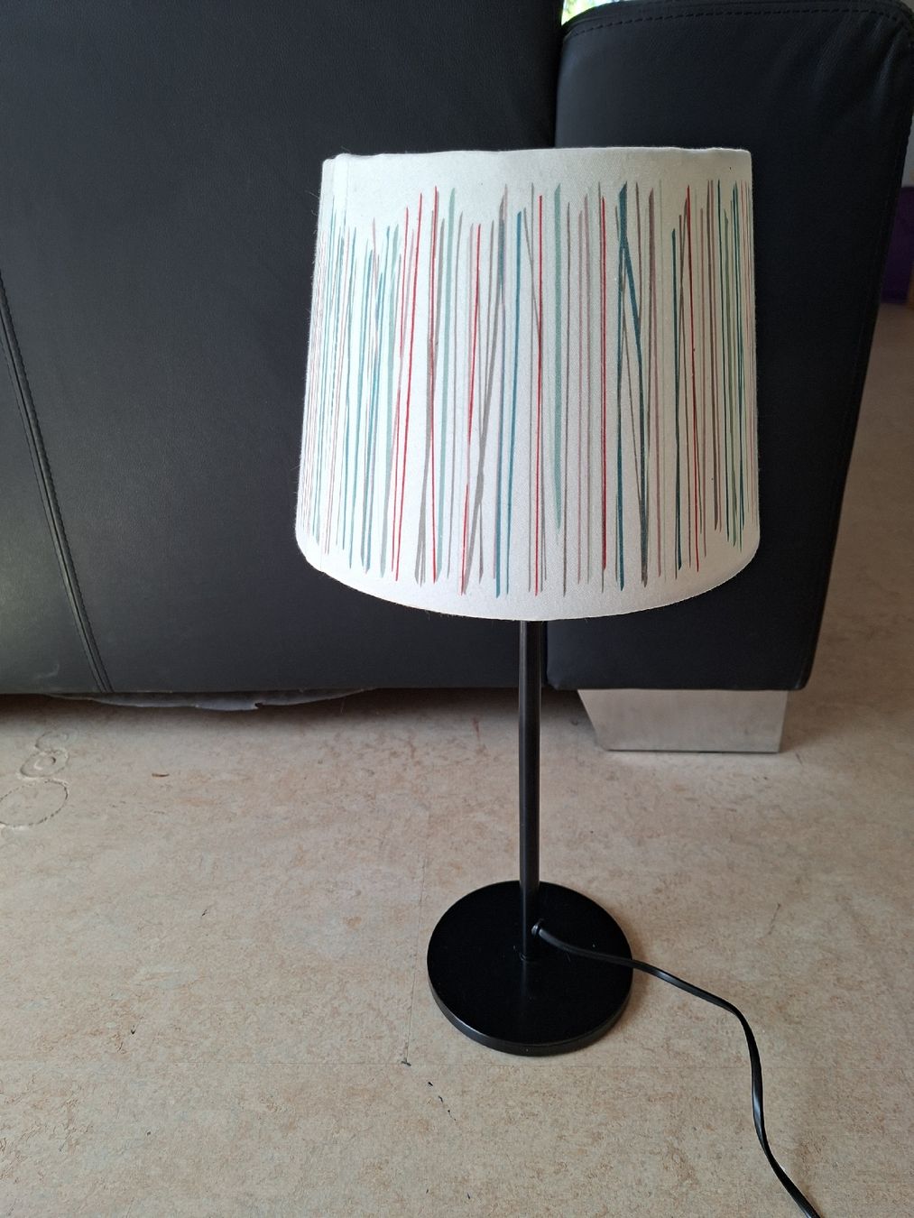 Ikea Lampen: Tischlampe mit farbigem Muster - Lampenschirm – Gebraucht aus Klingnau von vollmond36