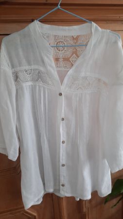 Sommerbluse weiss, Gr. M, mit Spitze, top Zustand