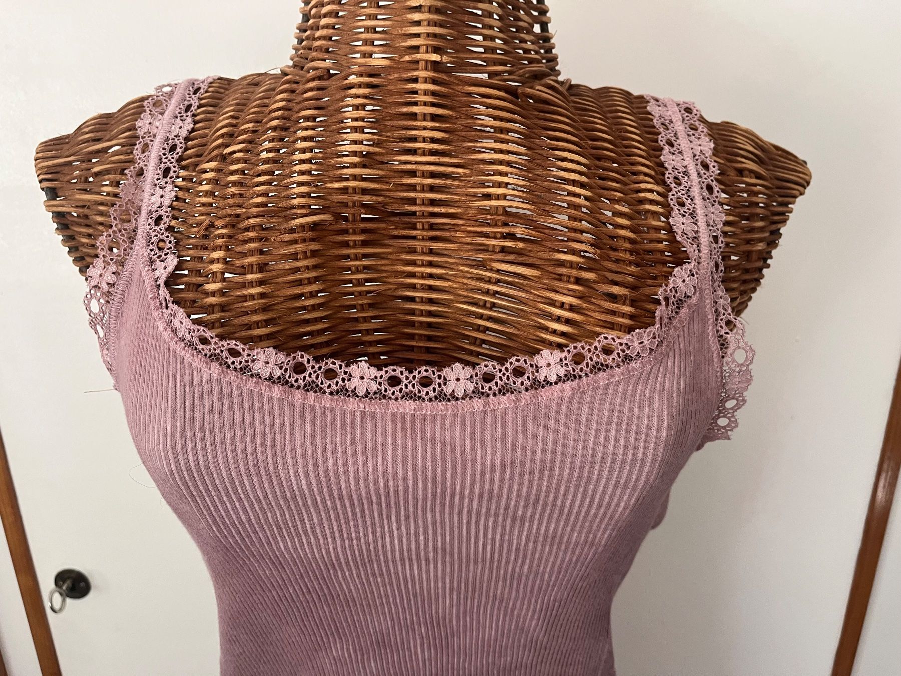 Tops: Spitzentop von ecofuture – Gebraucht aus Utzenstorf von Ismaele
