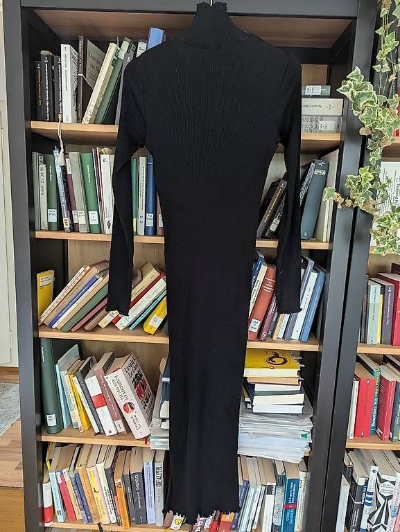 Vestiti: COS schwarzes Rippkleid S – Usato da Zürich venduto da lin_6dtc 2