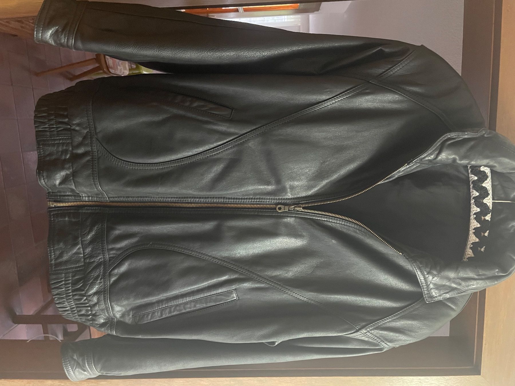 Vestes: Schöne echt Lederjacke – D'occasion à Oetwil am See par 12P11P10P