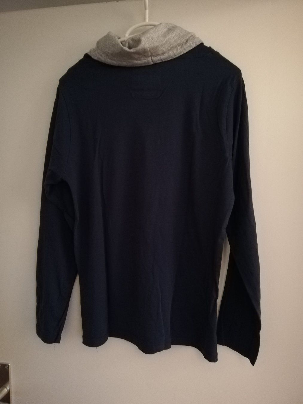 Maglioni & Felpe: Langarmshirt mit Kragen Gr. XS – Usato da Oberrieden venduto da man_tky9 1