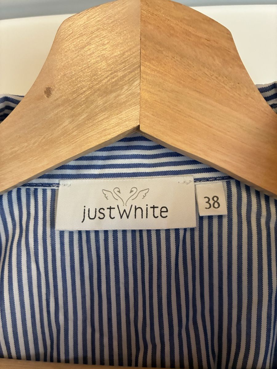 Chemisiers: bestickte Bluse – Neuf (Voir description) à Basel par kir_qq2h 1
