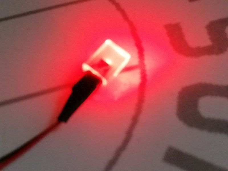 Elektronikbauteile: LED 2x5x7mm verkabelt, 12V DC, rot – Neu (gemäss Beschreibung) aus Luzern von Salefactory