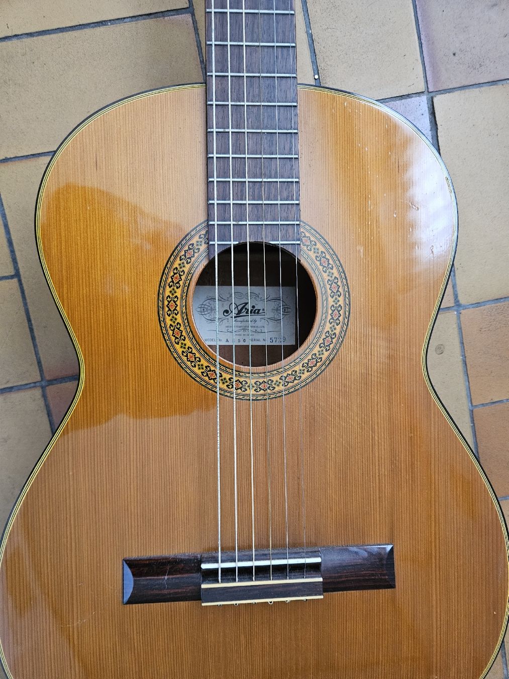 Aria Instruments de musique: Aria A 550 Gitarre, Made in Japan. – D'occasion à Saas im Prättigau par unimog401 1