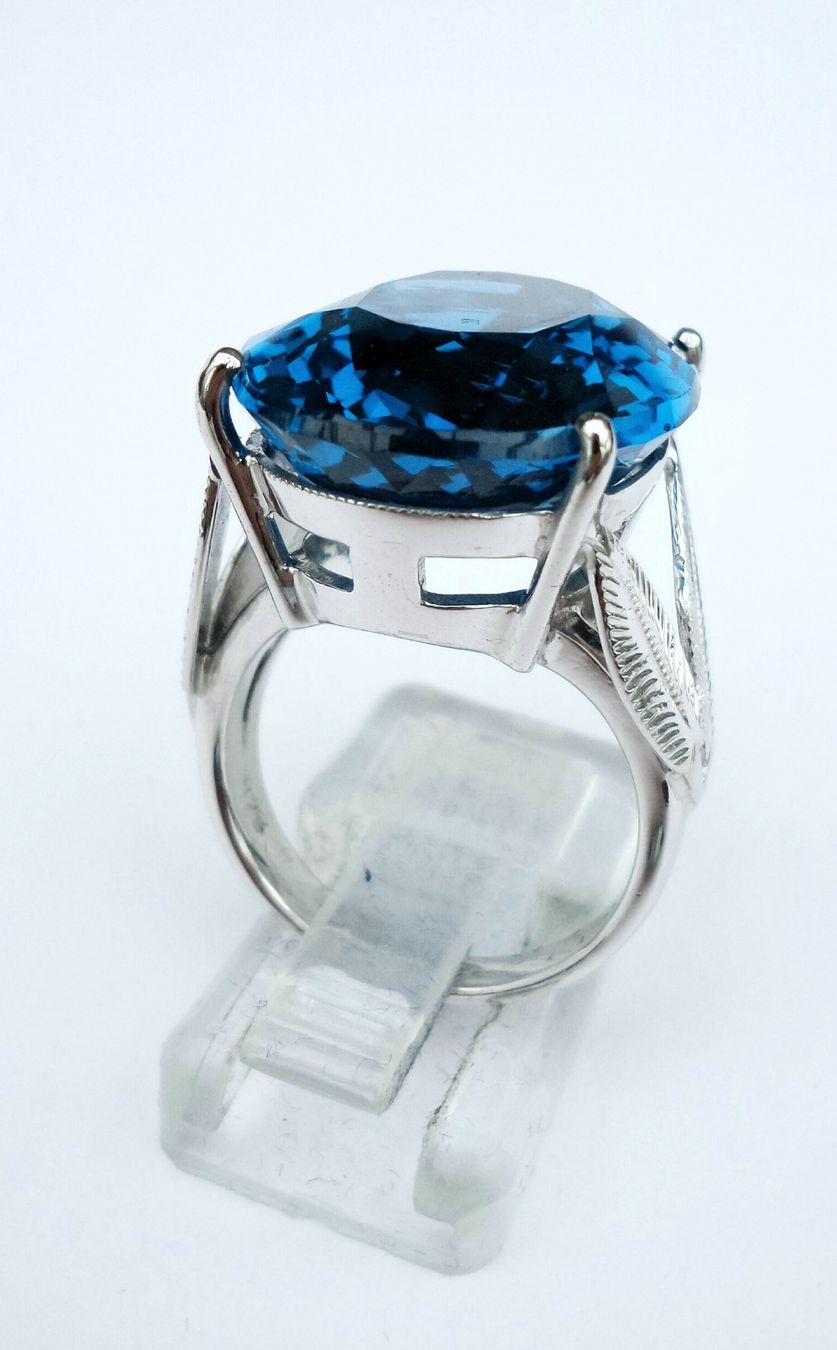 Bagues: Ring mit grossem blauen Topas Silber Grösse 55 – Neuf (Voir description) à Zürich par ben_mn5h 2