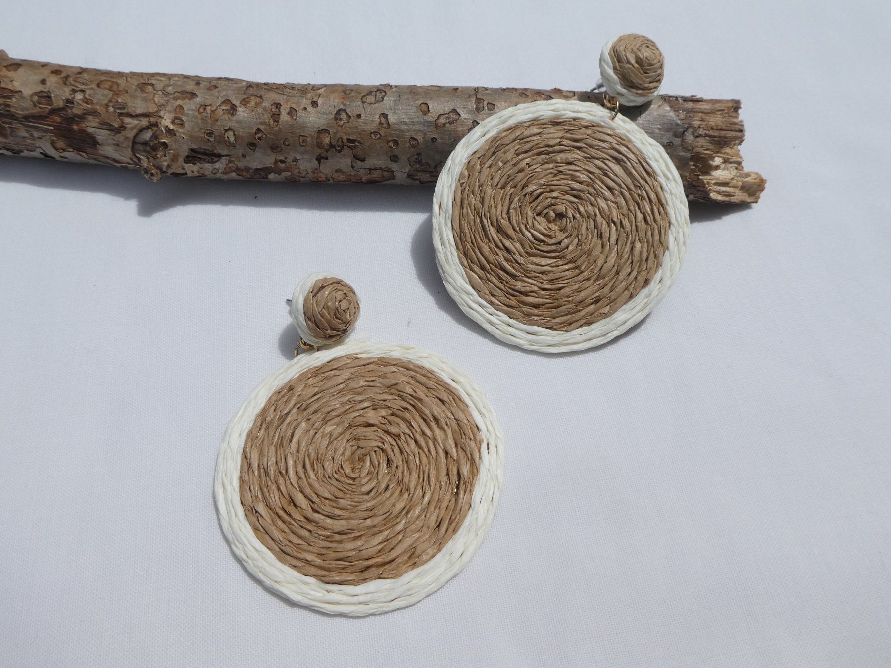 Orecchini pendenti & Orecchini a lobo: Grosse, leichte Rattan-Ohrstecker im Boho Style / NEU – Nuovo (secondo la descrizione) da Gattikon venduto da kaandooh 1