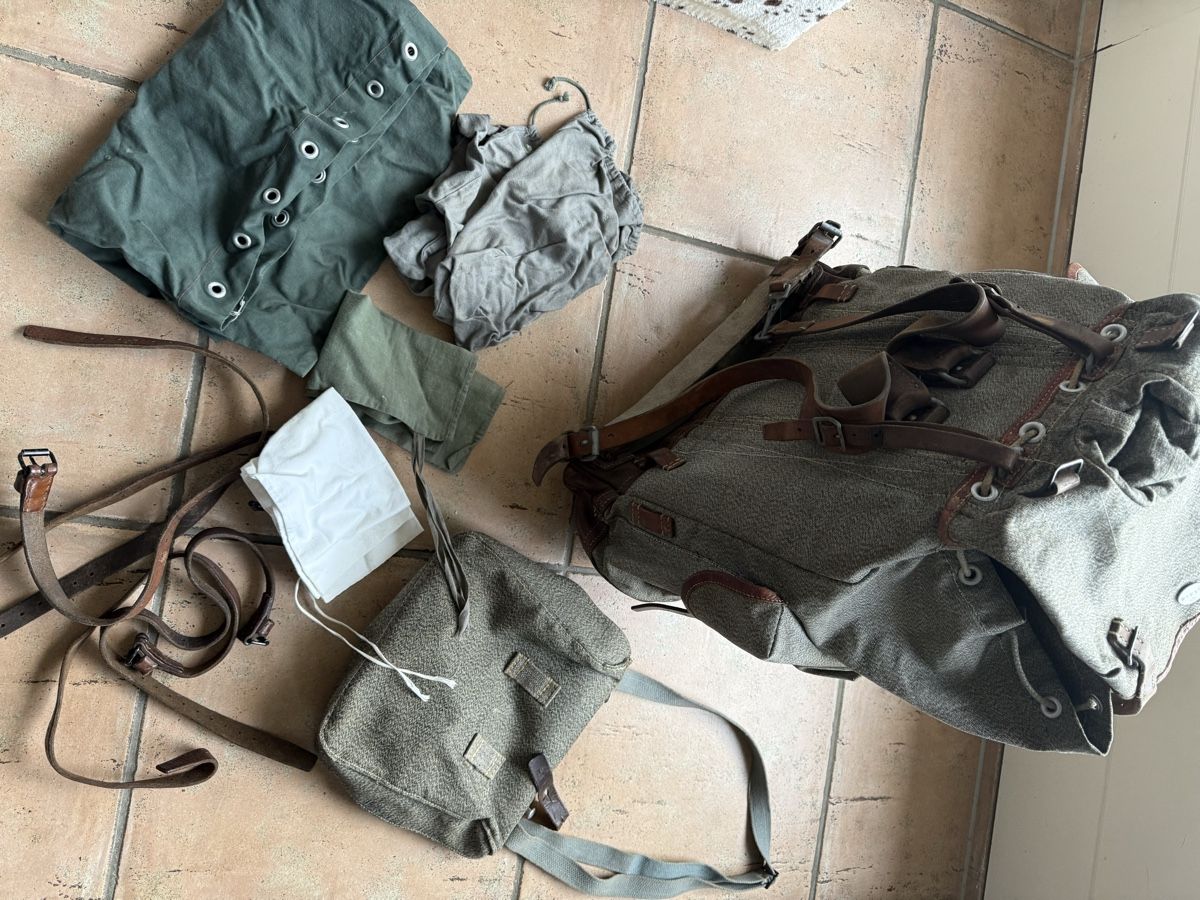 Schweizer Armee Zaini: Vintage Militär Rucksack – Usato da Horriwil venduto da Carrera68 5