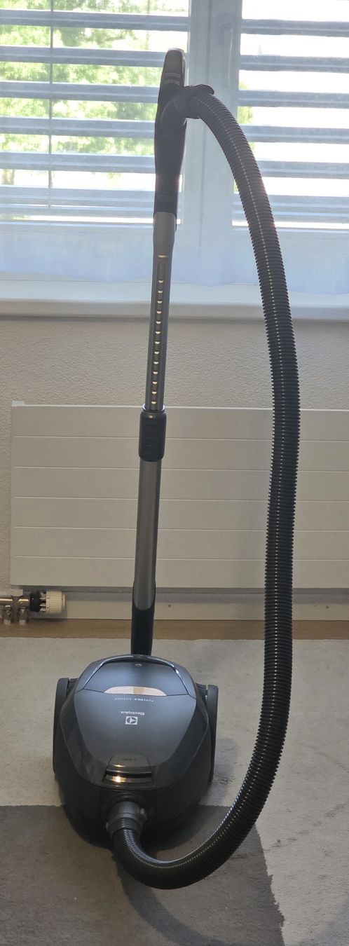 Electrolux Aspirapolveri & Accessori: Electrolux D8.2 Silence Vacuum Cleaner – Nuovo (secondo la descrizione) da dussnang venduto da sachin18 2