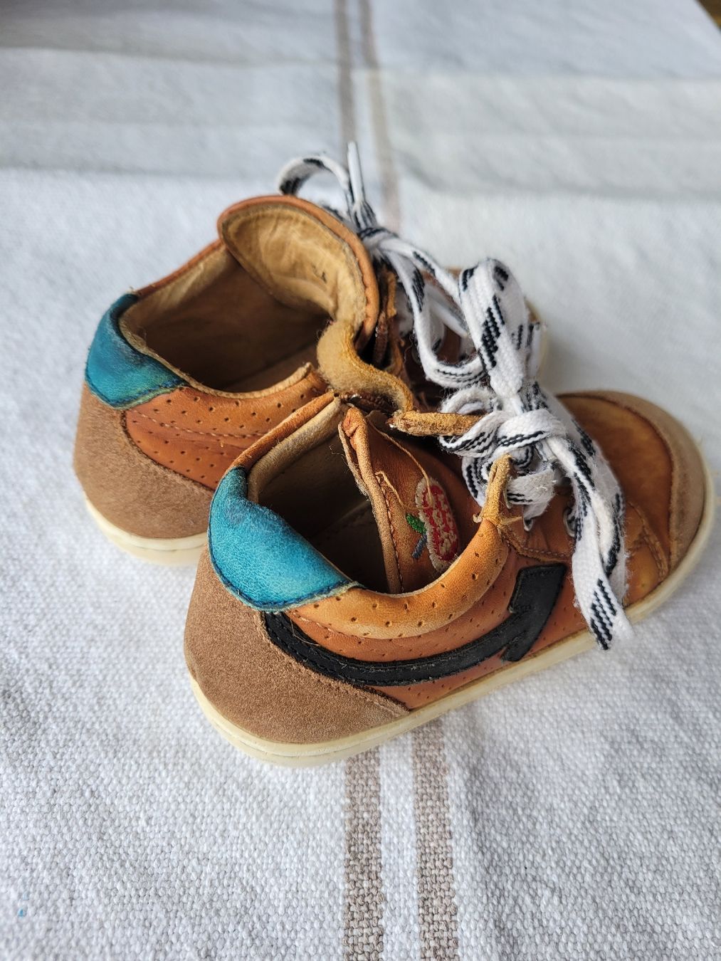 Scarpe per ragazzi: chaussures ShooPom, en cuir, taille 24 – Usato da Neuchâtel venduto da valerizette 2