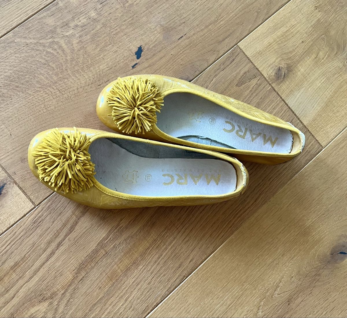 Marc Jacobs Damenschuhe: Gelbe Lack-Ballerinas Marc Jacobs – Gebraucht aus Uster von Tansanit 1