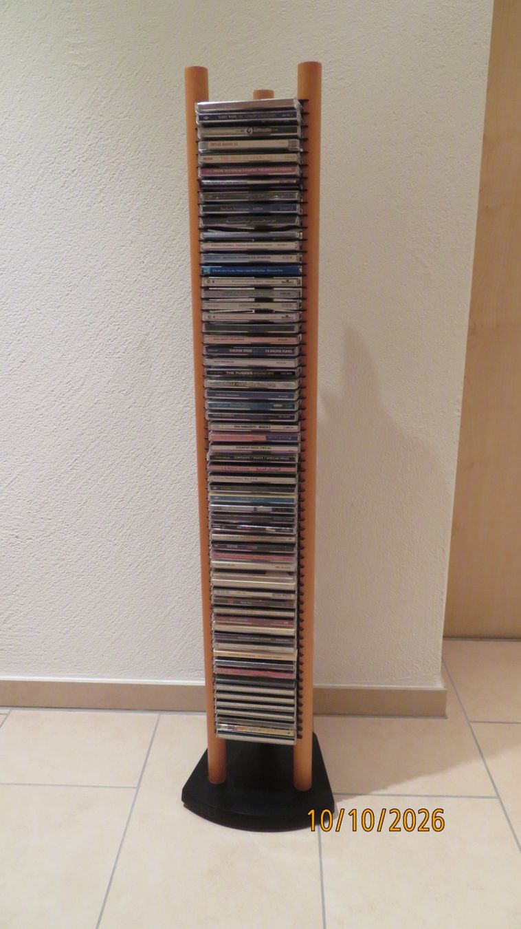 Racks & Supports: CD-Ständer mit 62 CD – D'occasion à Biberstein par biberstein32