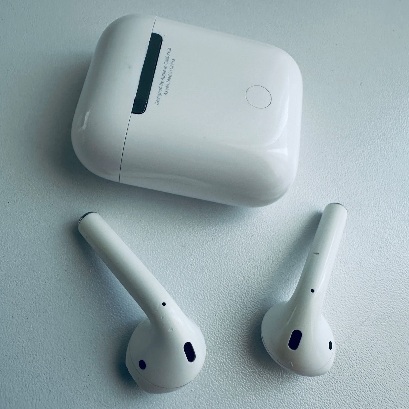 Apple Cuffie: Original Apple AirPods 2 Kopfhörer Wireless Lightning Kabel – Usato da Basel venduto da MY.AIRPODS.SHOP 4