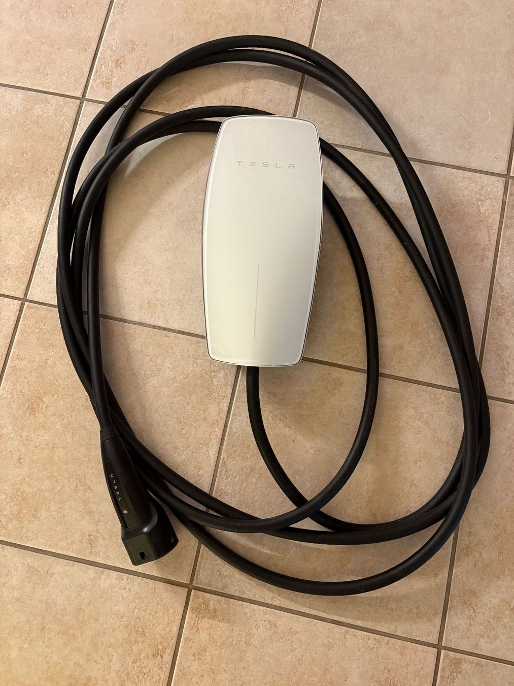 Tesla Caricabatterie: Tesla Wall Connector Generation 3 – Usato da Therwil venduto da Meier11
