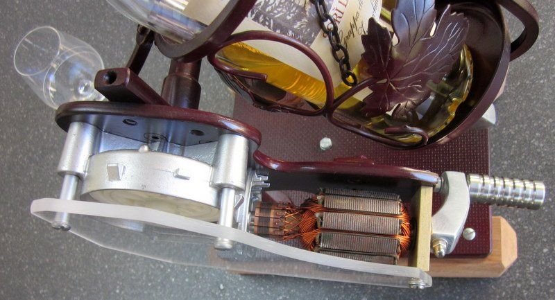 Sonstiges: Unikat: Kurbel Einschenk Automat für Schnaps oder anderes – Gebraucht aus Bischofszell von Pfau0 7