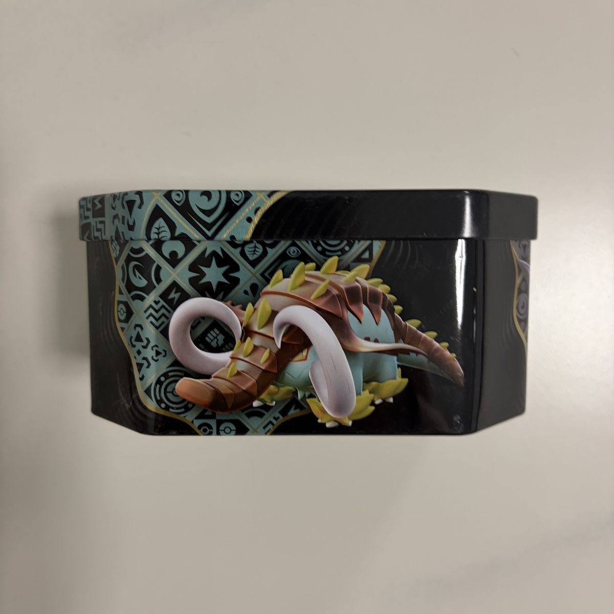 Pokémon Sammelbilder & Trading cards: Pokemon Tin leer – Neu (gemäss Beschreibung) aus Opfikon von ZDem 1