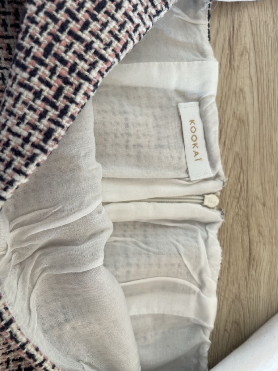 Kookai Lotti di vestiti: Ensemble élégant jupe et 2 top, taille 38, parfait! – Usato da La Chaux-de-Fonds venduto da GabrielaKlein 2