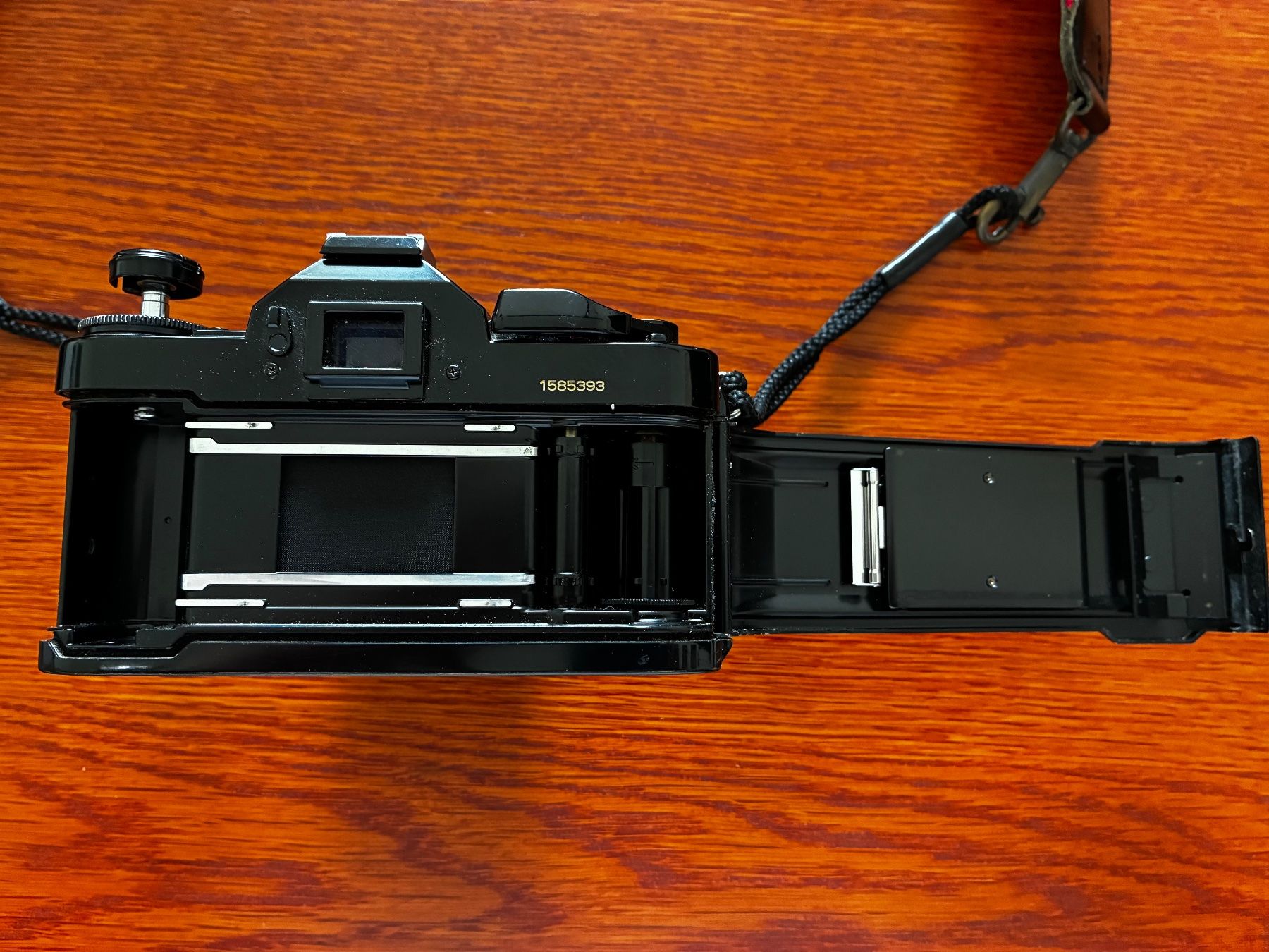 Canon Fotocamera: Canon A1 Kamera mit Zubehör – Usato da Sarmenstorf venduto da Esel_2012 2