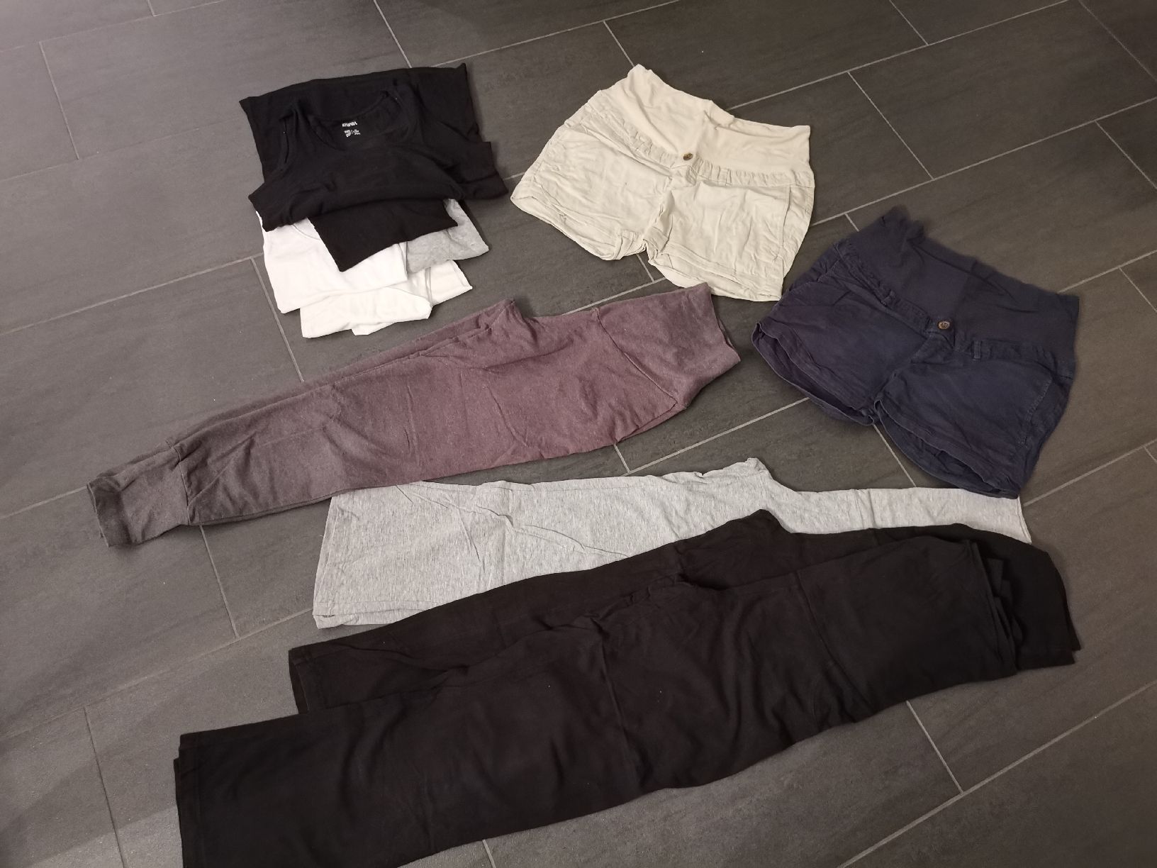 Lotti di vestiti: Umstandsmode Paket – Usato da Matzendorf venduto da hauli2 1