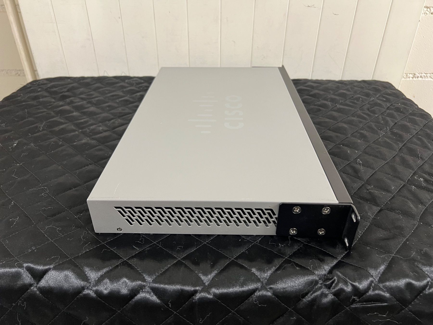 Hubs & Switches: Cisco SG300-28 – Gebraucht aus Kirchberg SG von EPGaemperle 4