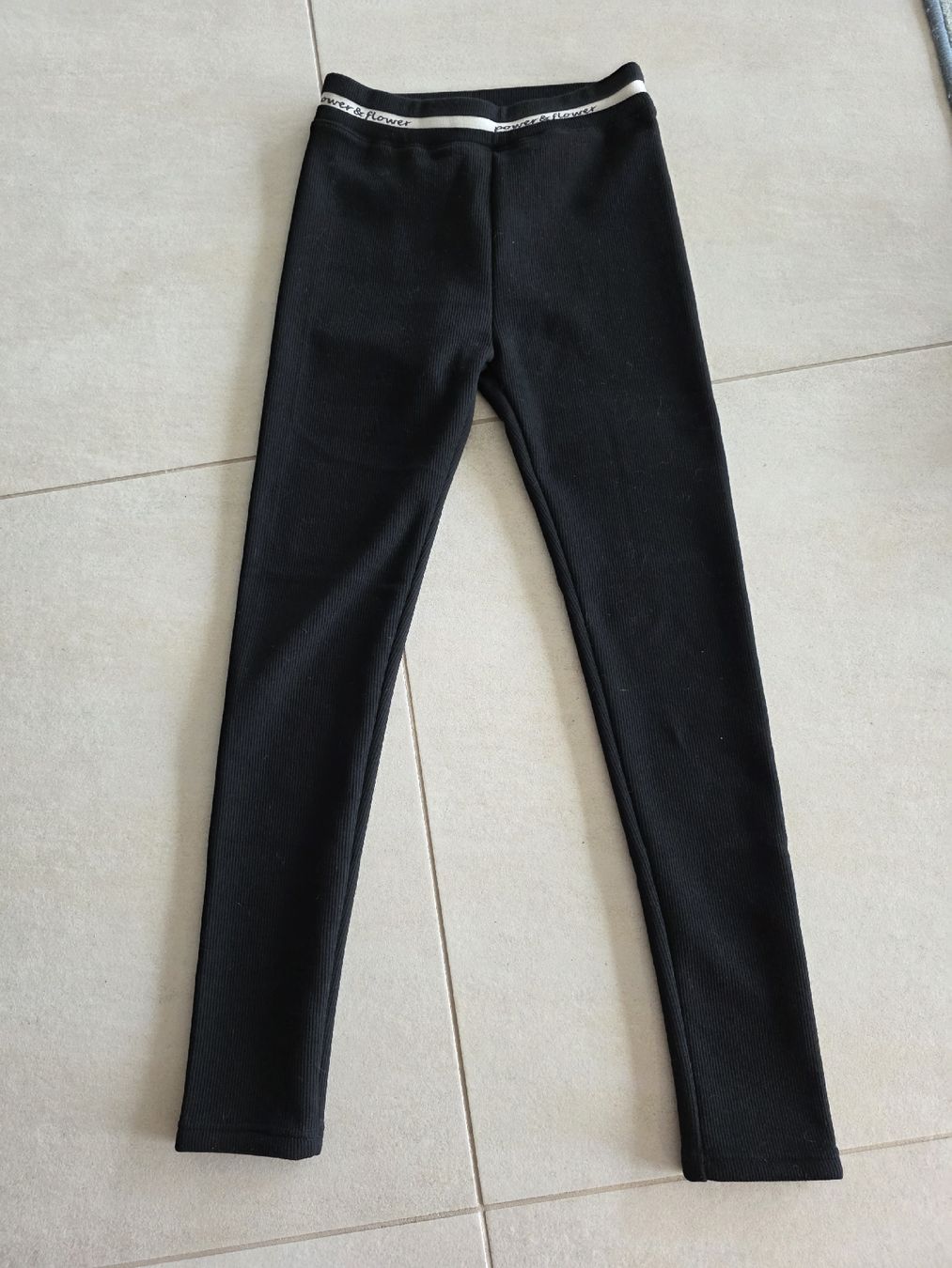 Leggings: Schwarze warme Leggins Grösse S – Nuovo (secondo la descrizione) da Ortschwaben venduto da Patrick1978