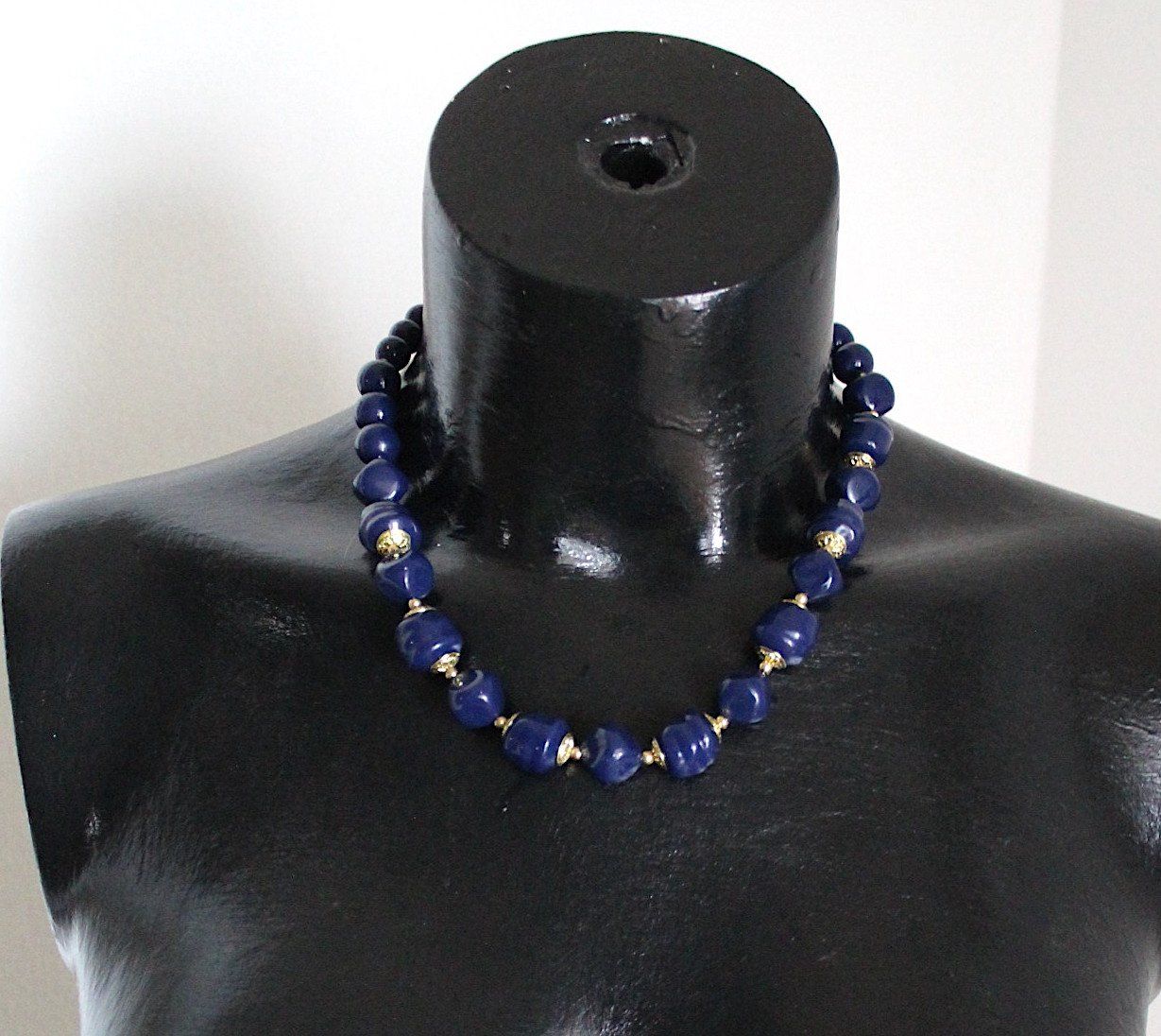 Ketten: Modeschmuck Kette, Blau, Länge ca. 22 cm. – Gebraucht aus Locarno von madame-tus-sauds