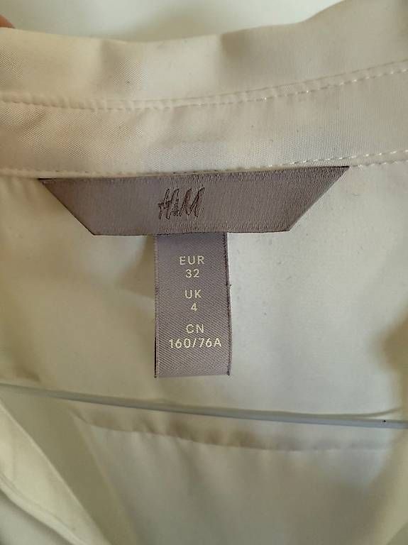 H&M Chemisiers: Blusen in 2 Farben – D'occasion à Zürich par ama_j5cz 2