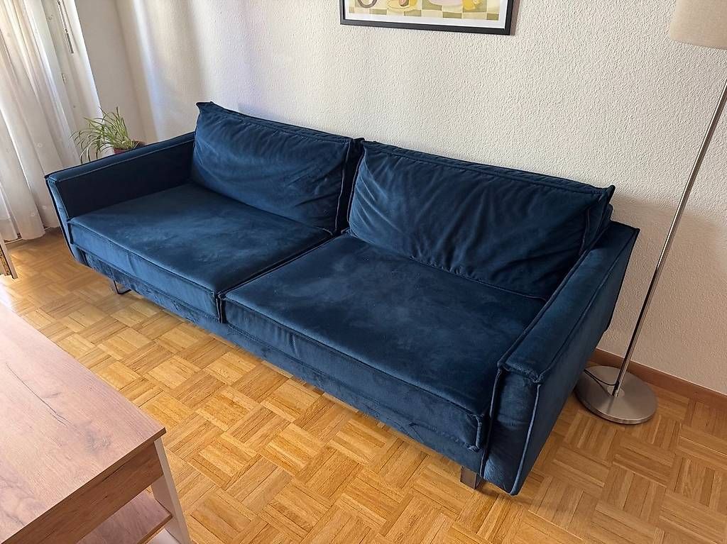 Sofas: Comfortable and spacious sofa in excellent condition – Gebraucht aus Zürich von giu_9y6b 3