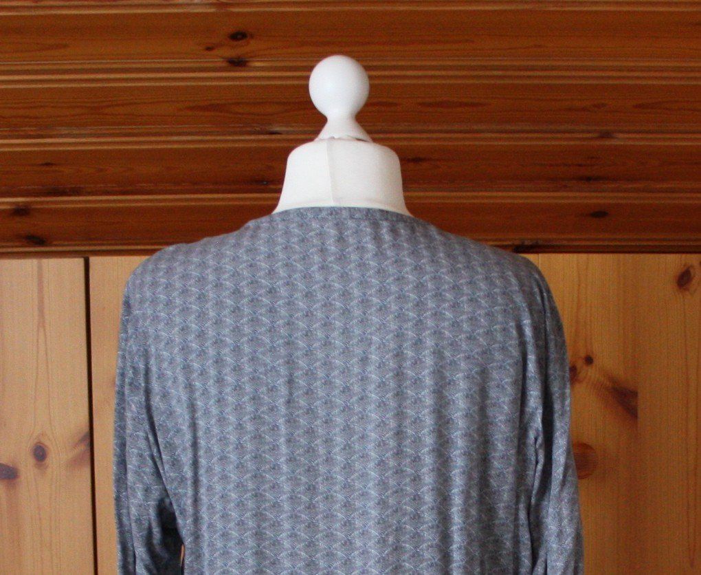 Camicette: Bluse Langarm hellbau Gr. XL – Usato da Flüelen venduto da Diversicum-Curvy 6