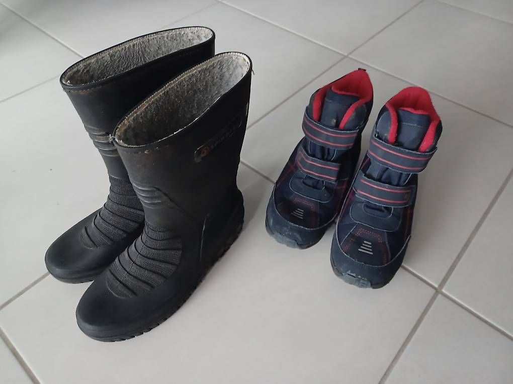 Chaussures garçon: Schuhe/ Gummistiefel gr.38 – D'occasion à Bronschhofen par Katrusja